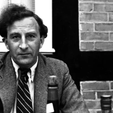 Τόσο κοντά, μα και τόσο μακριά